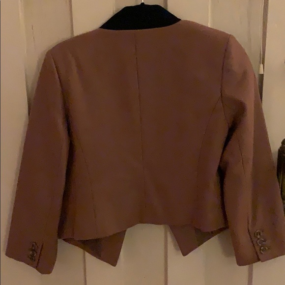 Camel/black cropped wool-blend blazer - Picture 5 of 5